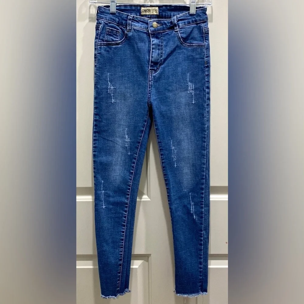 ASOS Blue SZ 8 Edgy Streetwear Distressed Frayed Hem Denim Jeans
